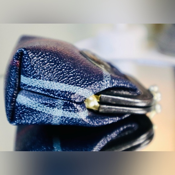 “HOST PICK” VTG Authentic Burberrys vintage leather coin  nova check kiss lock - Picture 4 of 8